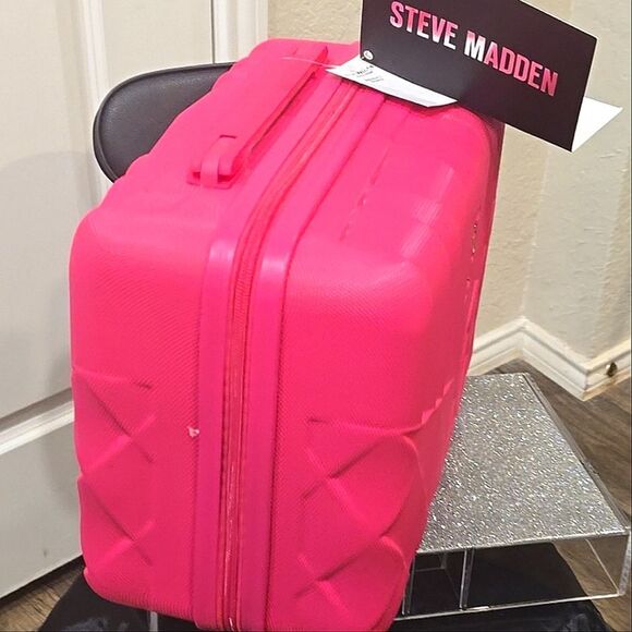Steve Madden Freya Collection Hard Side Travel Cosmetic Case- Magenta - Picture 8 of 10